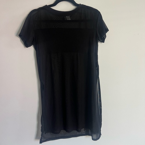 H&M Dresses & Skirts - H&M Black Mesh Short Sleeve Top